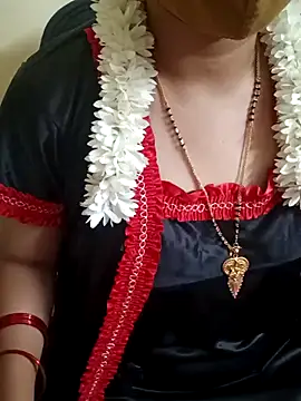 Snapshot of yourtamilcouple chatting on 02/22/25, 05:35 yourtamilcouple online show from 02/22/25, 05:35