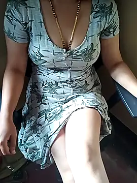 Snapshot of yourtamilcouple chatting on 11/19/25, 02:33 yourtamilcouple online show from 11/19/25, 02:33