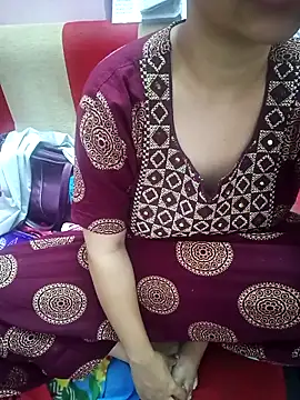 Snapshot of yourtamilcouple chatting on 02/10/26, 10:47 yourtamilcouple online show from 02/10/26, 10:47