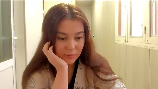 LunaXmii online show from 12/17/25, 02:50