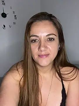 Snapshot of Shianrose chatting on 01/12/25, 07:00 Shianrose online show from 01/12/25, 07:00