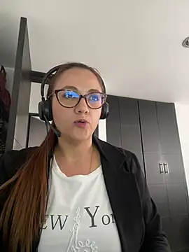 Snapshot of Shianrose chatting on 02/12/25, 09:11 Shianrose online show from 02/12/25, 09:11