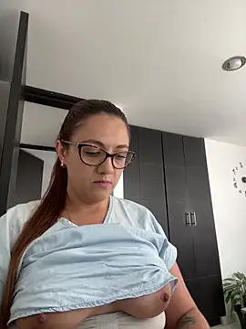 Snapshot of Shianrose chatting on 02/27/25, 07:26 Shianrose online show from 02/27/25, 07:26