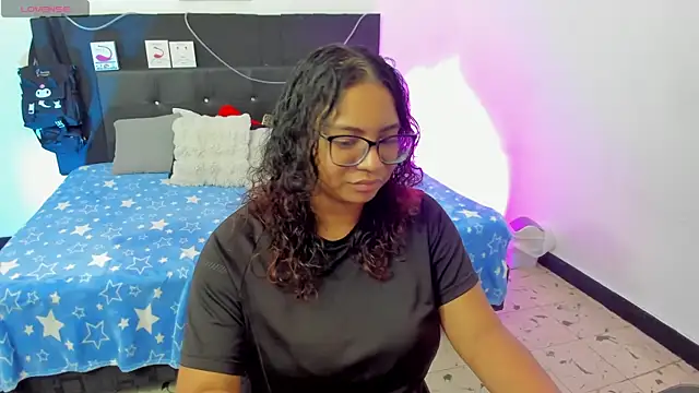 Snapshot of im_angels77 chatting on 03/01/25, 02:04 im angels77 online show from 03/01/25, 02:04