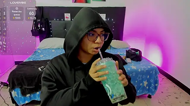 Snapshot of im_angels77 chatting on 03/18/25, 03:20 im angels77 online show from 03/18/25, 03:20