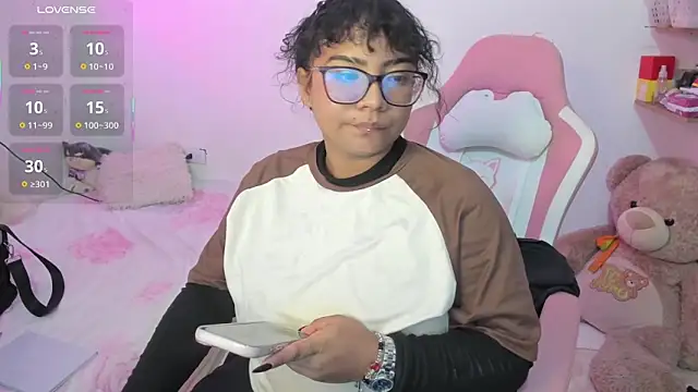 Snapshot of im_angels77 chatting on 09/19/25, 04:14 im angels77 online show from 09/19/25, 04:14