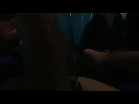 Snapshot of jorgegonzalezxx85 chatting on 11/23/25, 04:12 jorgegonzalezxx85 online show from 11/23/25, 04:12