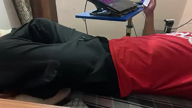 sexyboy09 online show from 10/29/25, 06:59