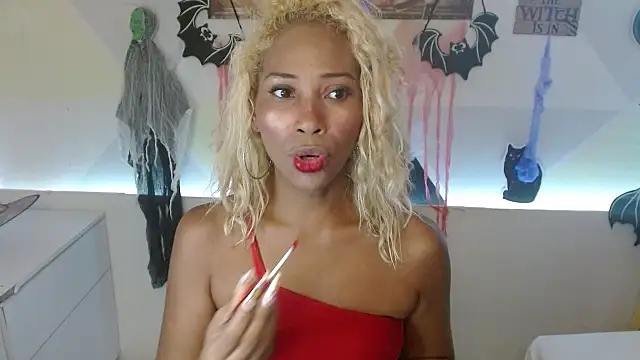 Snapshot of NatashaDormat chatting on 10/21/25, 01:23 NatashaDormat online show from 10/21/25, 01:23