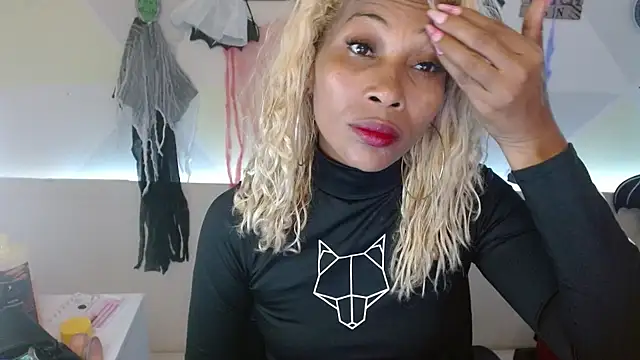 Snapshot of NatashaDormat chatting on 10/28/25, 02:09 NatashaDormat online show from 10/28/25, 02:09