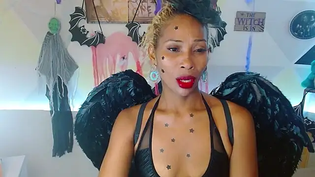 Snapshot of NatashaDormat chatting on 10/31/25, 02:07 NatashaDormat online show from 10/31/25, 02:07