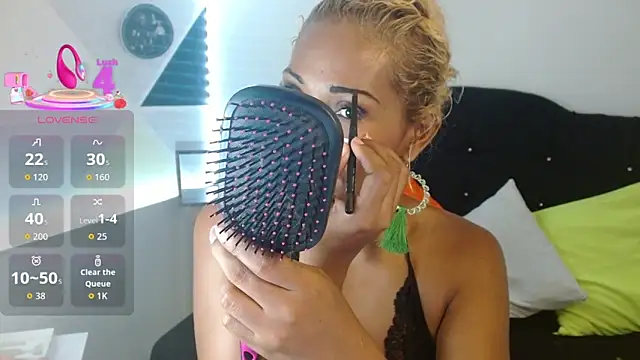 Snapshot of NatashaDormat chatting on 11/19/25, 12:38 NatashaDormat online show from 11/19/25, 12:38