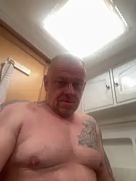 JakubW79 online show from 04/15/26, 03:08