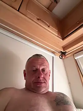 JakubW79 online show from 05/06/26, 04:01
