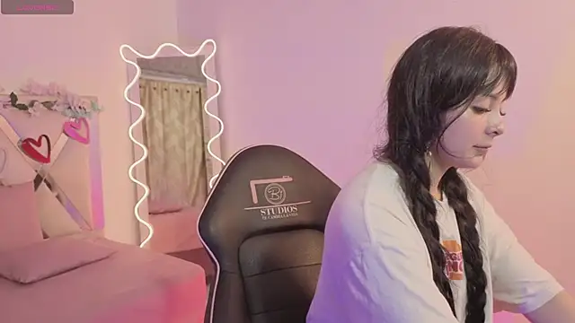 hina tay online show from 01/18/26, 03:10