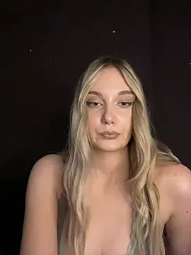 Snapshot of Alisa_Rise chatting on 01/26/25, 03:38 Alisa Rise online show from 01/26/25, 03:38