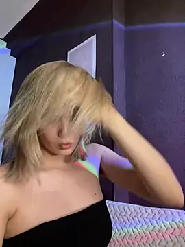 Snapshot of Alisa_Rise chatting on 03/23/25, 12:58 Alisa Rise online show from 03/23/25, 12:58