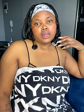 Curveysinaa online show from 12/18/25, 10:54