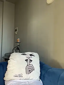 Curveysinaa online show from 02/26/26, 06:01