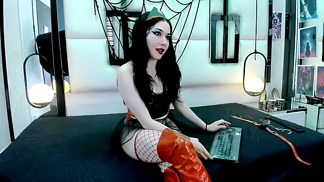 Snapshot of alixxon1 chatting on 11/21/25, 03:33 alixxon1 online show from 11/21/25, 03:33