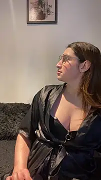 kamel-ayesha online show from 11/17/25, 04:13