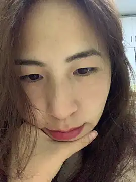 Snapshot of Aimeil chatting on 01/01/25, 04:29 Aimeil online show from 01/01/25, 04:29