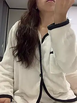 Snapshot of Aimeil chatting on 03/09/25, 12:53 Aimeil online show from 03/09/25, 12:53