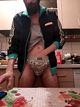 Snapshot of vulpe8400 chatting on 02/27/25, 10:20 vulpe8400 online show from 02/27/25, 10:20