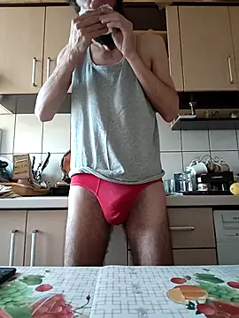 Snapshot of vulpe8400 chatting on 03/17/25, 07:02 vulpe8400 online show from 03/17/25, 07:02