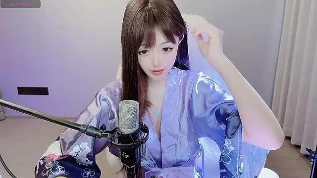 Snapshot of eveminii chatting on 12/03/24, 05:53 eveminii online show from 12/03/24, 05:53