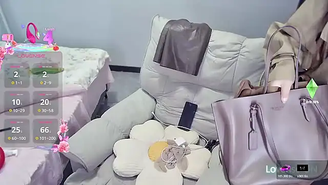 Feifei-cn online show from 10/20/25, 12:22