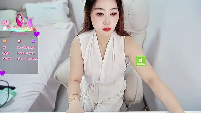 Snapshot of Feifei-cn chatting on 07/08/26, 12:04 Feifei-cn online show from 07/08/26, 12:04