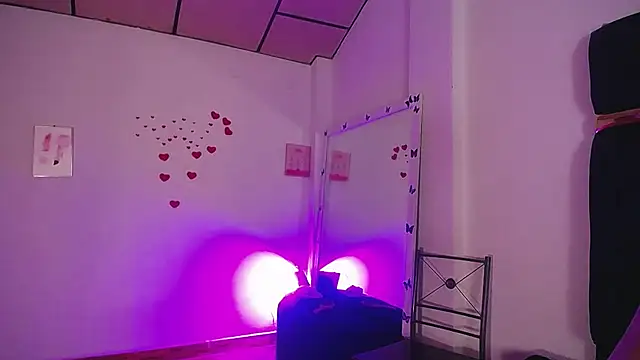 Snapshot of fulfill_fantasies1 chatting on 02/24/25, 06:16 fulfill fantasies1 online show from 02/24/25, 06:16