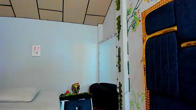 Snapshot of fulfill_fantasies1 chatting on 09/29/25, 12:32 fulfill fantasies1 online show from 09/29/25, 12:32