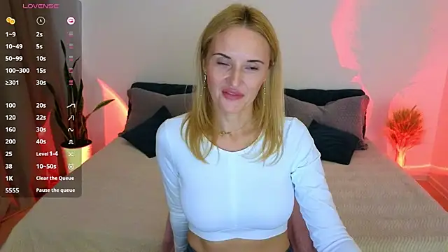 Snapshot of AlisssaRose chatting on 10/22/25, 08:41 AlisssaRose online show from 10/22/25, 08:41