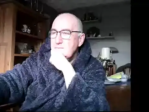 Adamdaddybear online show from 12/09/24, 09:17