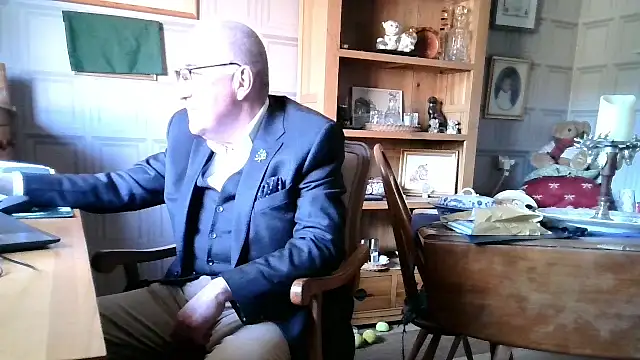 Adamdaddybear online show from 01/30/25, 02:25