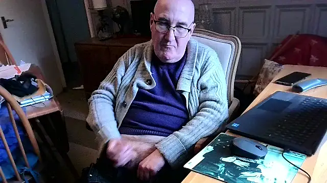 Adamdaddybear online show from 02/19/25, 03:27