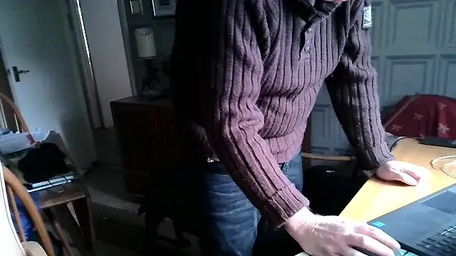 Adamdaddybear online show from 02/23/25, 01:10