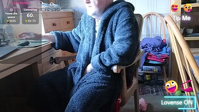 Adamdaddybear online show from 09/23/25, 07:44