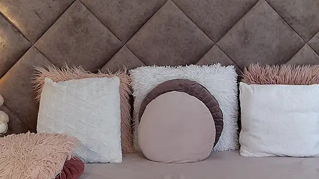 JaquelineM online show from 02/11/25, 10:37