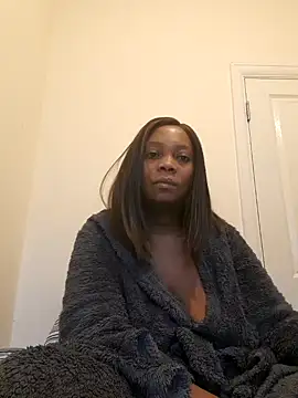 Snapshot of AfricanBeautyX chatting on 12/24/24, 02:12 AfricanBeautyX online show from 12/24/24, 02:12