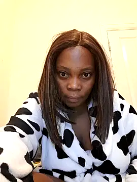 Snapshot of AfricanBeautyX chatting on 12/28/24, 11:41 AfricanBeautyX online show from 12/28/24, 11:41