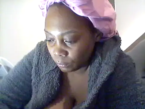 Snapshot of AfricanBeautyX chatting on 01/06/25, 10:35 AfricanBeautyX online show from 01/06/25, 10:35