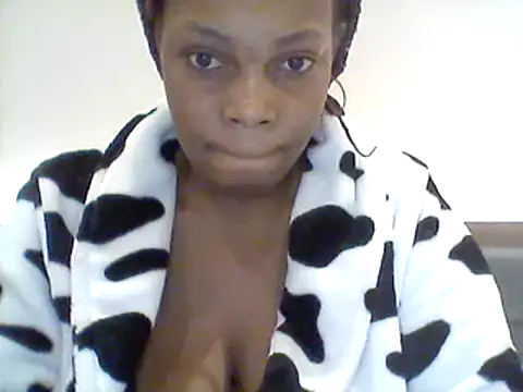 Snapshot of AfricanBeautyX chatting on 02/03/25, 01:19 AfricanBeautyX online show from 02/03/25, 01:19