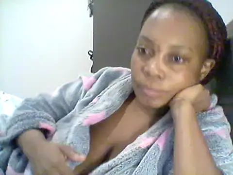 Snapshot of AfricanBeautyX chatting on 02/18/25, 12:39 AfricanBeautyX online show from 02/18/25, 12:39