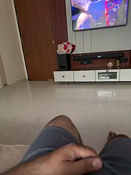 Snapshot of cryptoman1119 chatting on 10/20/25, 02:01 cryptoman1119 online show from 10/20/25, 02:01