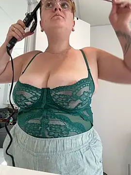 Sweetleeahxx online show from 09/12/25, 02:06