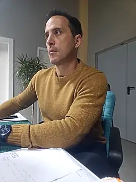 Lucas   81 online show from 12/04/25, 06:38