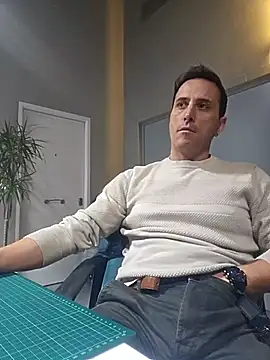 Snapshot of Lucas___81 chatting on 01/09/26, 07:15 Lucas 81 online show from 01/09/26, 07:15